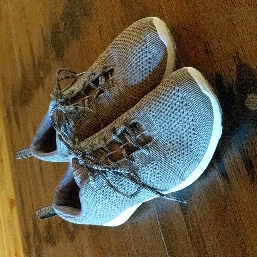 LL Bean Women’s Summer Sneaker. Sz 8.5